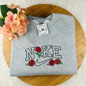 UNISEX ROSE EMBROIDERY CREWNECK SWEATER